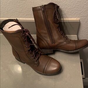 Steve Madden Brown Combat Boots with Vintage Appeal